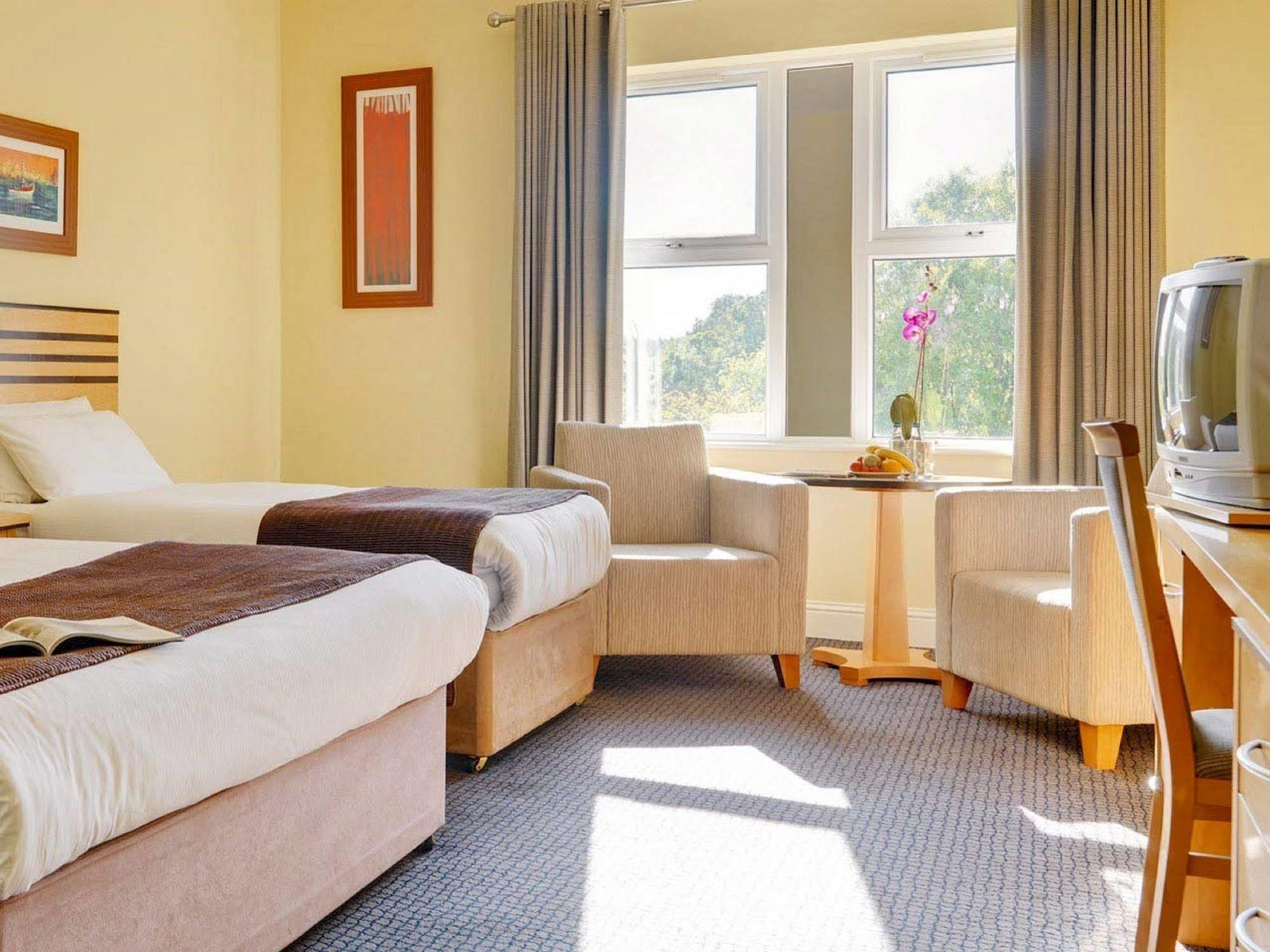 Breaffy Woods Hotel Castlebar Buitenkant foto
